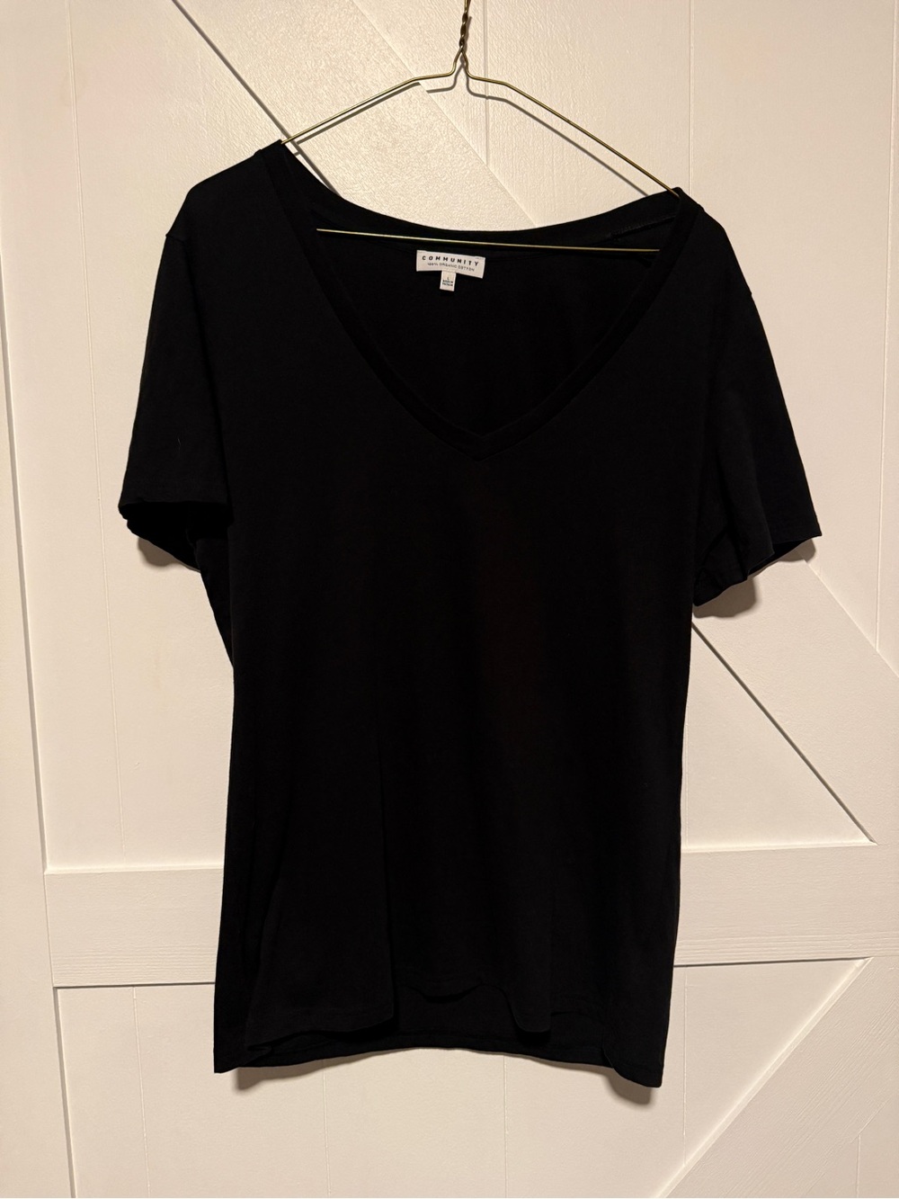 Aritzia COMMUNITY Black V-Neck Short Sleeve Tee. 100% organic cotton